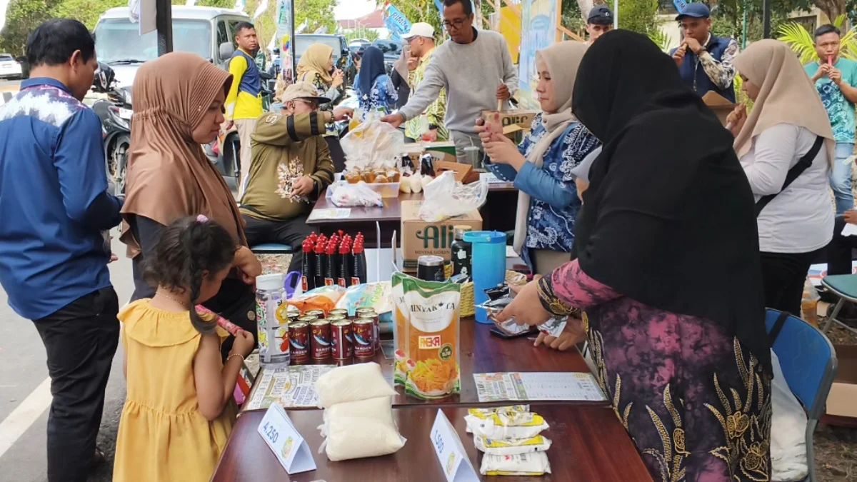 Cerita Warga Banjarbaru Tukar Sampah Botol Bekas hingga Minyak Jelantah Jadi Sembako