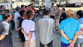 Polres Tabalong Patroli ke SPBU, Sosialisasikan Aturan Pembelian BBM agar Tepat Sasaran