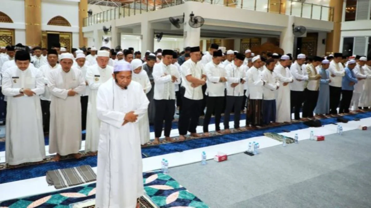 Gubernur Kalsel Ajak Masyarakat Makmurkan Masjid Syekh Muhammad Arsyad Al-Banjari Melalui Sholat Hajat Berjamaah