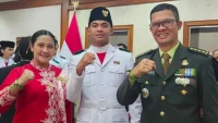 Utusan Presiden Raffi Ahmad Salami Harya sang Paskibraka Nasional dari SMAN 7 Banjarmasin