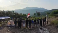 Merah Putih Berkibar di Puncak Pandang Meratus Desa Patikalain HST: "Sunrise dan Sunset Bikin Syahdu"