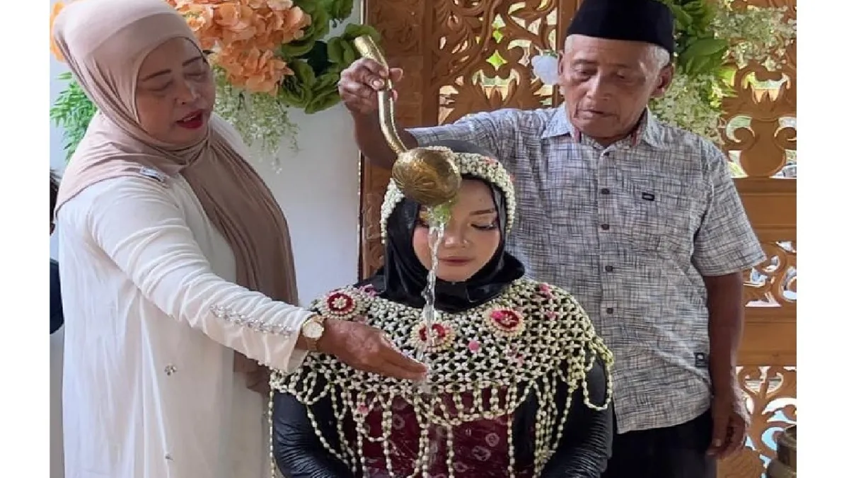 Siram Jamas Resik Saliro, Tradisi Mandi Pengantin Jawa di Tabalong yang Masih Lestari