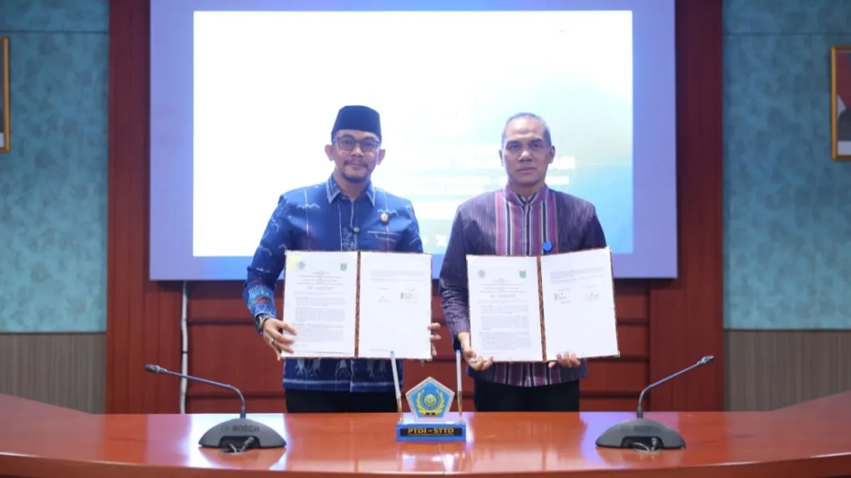 Bupati Tanah Bumbu dan Politeknik Transportasi Darat Indonesia-STTD Bekasi Tandatangani Kerja Sama Strategis Penguatan SDM