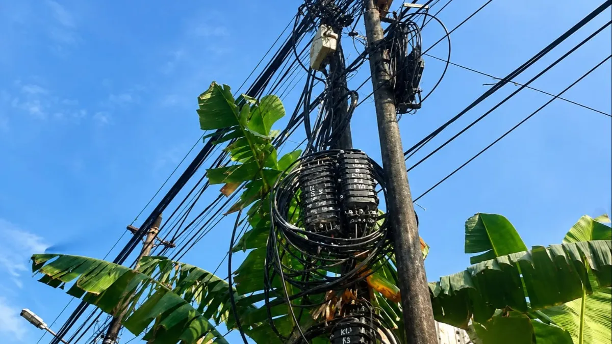 Kabel Semrawut Kerap Hantui Ruas Jalan, Akademisi: Banjarmasin Terkesan Kota Kumuh