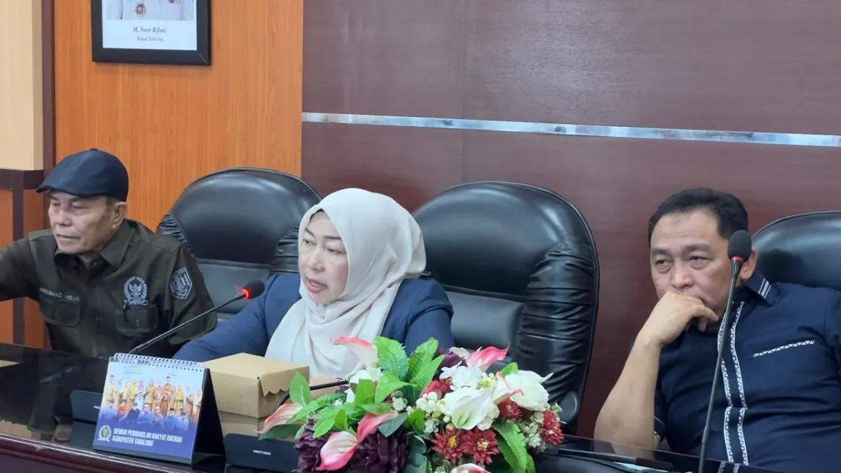 Warga Padangin Tablong Keluhkan Debu Hauling Batu Bara, "Bersihkan Rumah Tiga Kali Sehari"