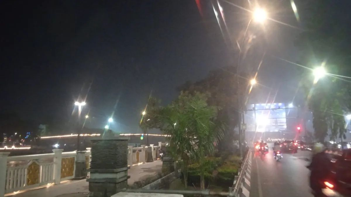 Kota Banjarmasin Diselimuti Kabut Asap Tebal, Siring Nol Kilometer Bau Hangit