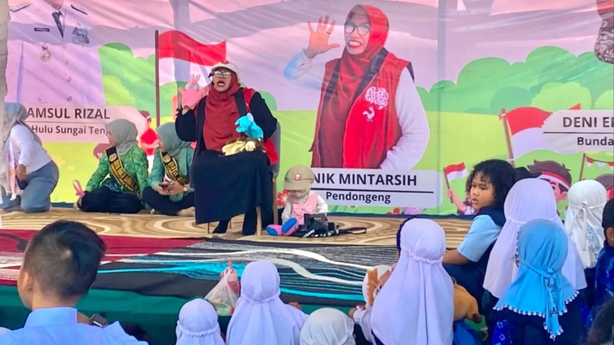 Serunya Bunda Enik Mendongeng di Barabai HST, Anak-Anak Antusias Ikuti Cerita