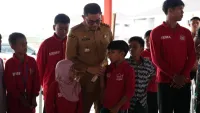 Bupati Tanah Bumbu Beri Motivasi Murid Sekolah Rakyat