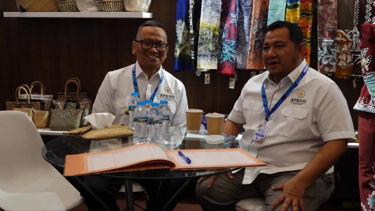 Bupati Tabalong Perkenalkan SarabaKawa Mineral di APKASI Otonomi Expo 2026