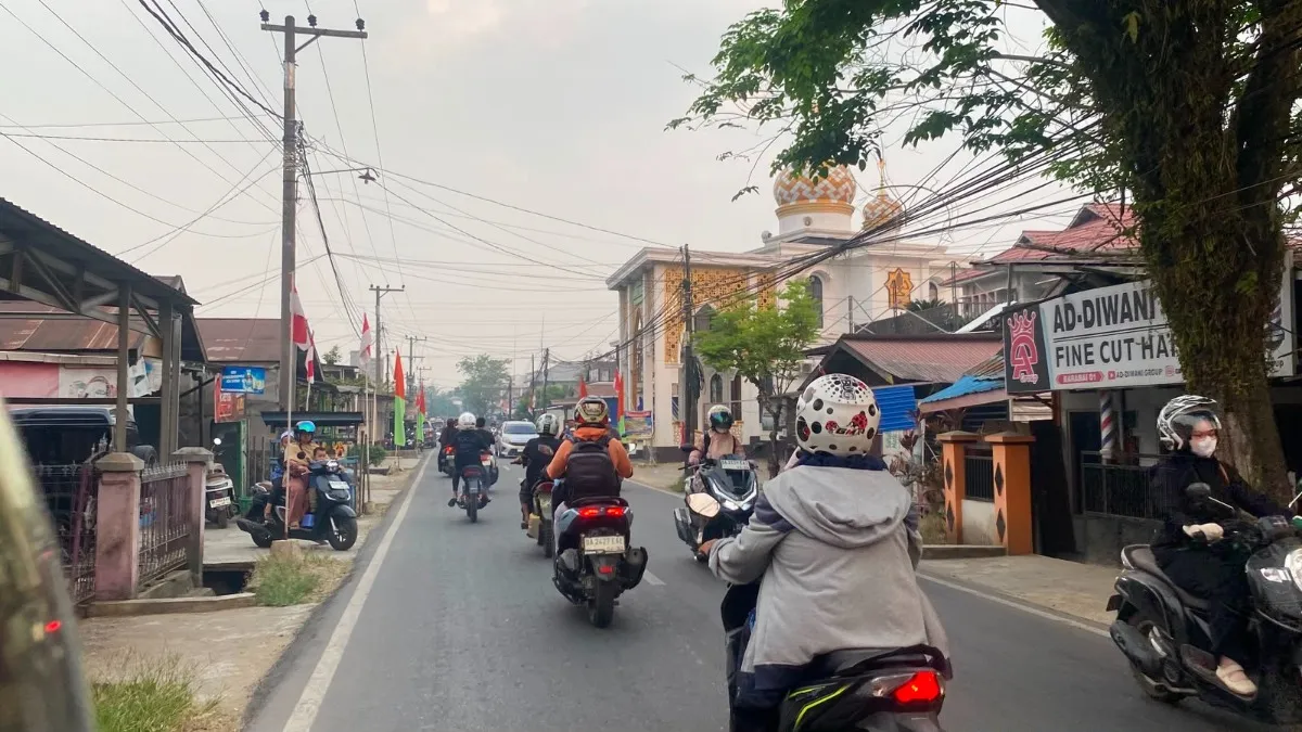 Kabut Asap Telah Selimuti Kota Barabai HST, Warga Mulai Pakai Masker