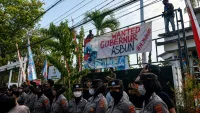 Geruduk DPRD Kalsel, BEM se-Kalsel: "Wanted Gubernur Asbun #H. Muhidin"