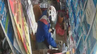 Perampokan Terekam CCTV di Binjai Pirua HST, Pelaku Todongkan Sajam