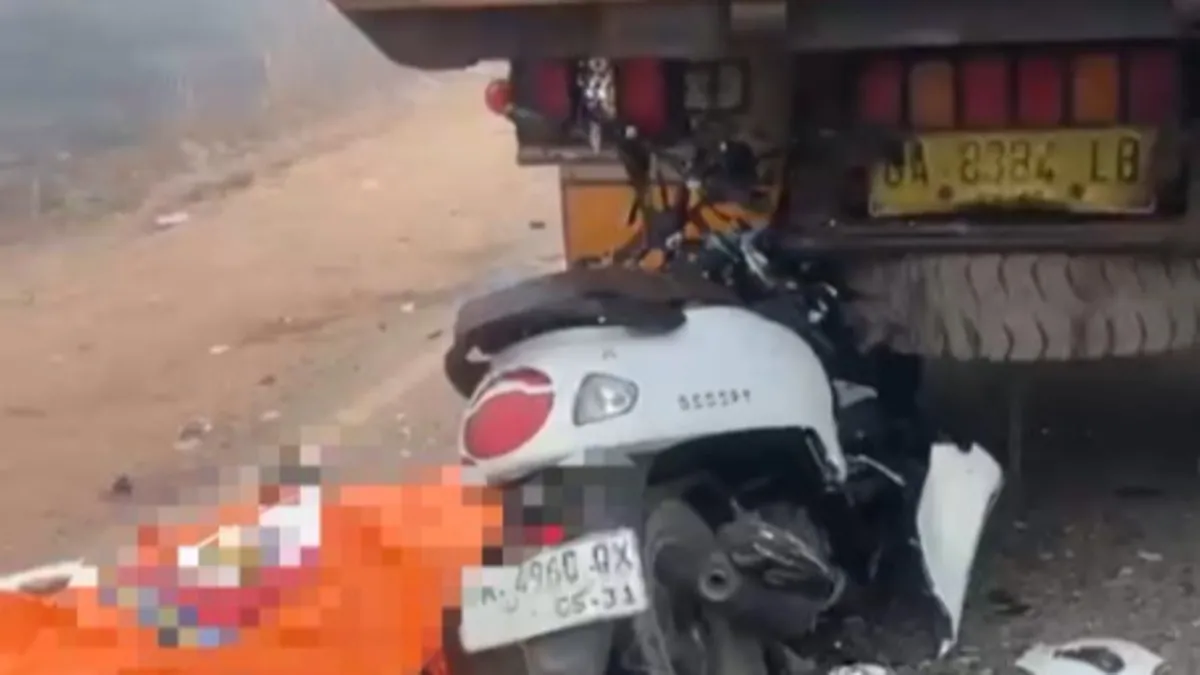 Pengendara Tewas Menabrak Truk Saat Kabut Asap Tebal di Gambut Kabupaten Banjar