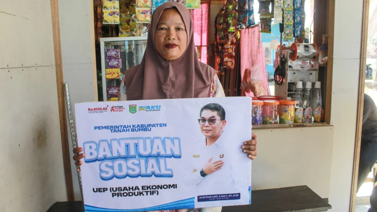 Bupati Tanah Bumbu Andi Rudi Latif Dorong Kemandirian Warga Lewat Bantuan Usaha Ekonomi Produktif