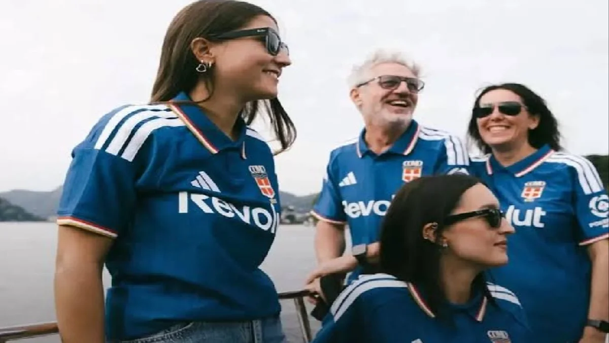 Cara Unik Como 1907 Perkenalkan Jersey Baru, Warga Lokal Jadi Modelnya