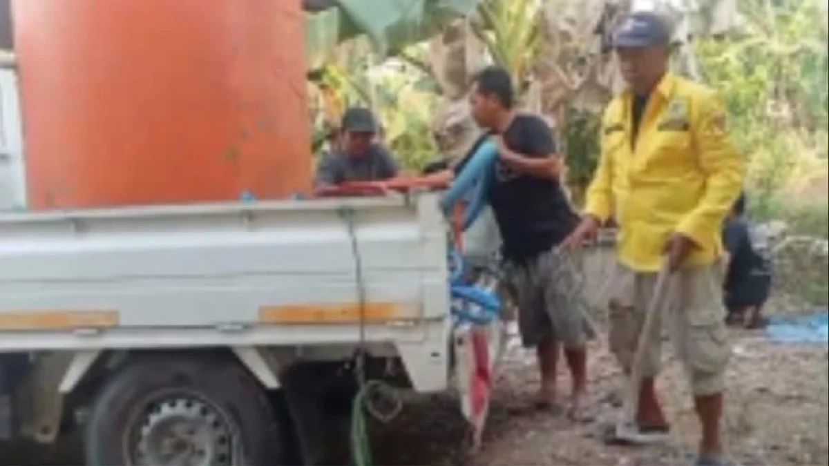 Golkar Tabalong Gelar Bakti Sosial, Salurkan Sumbangan dan Bantuan Air Bersih untuk Rumah Ibadah