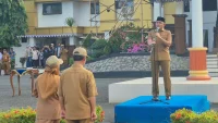 Jelang Purnatugas, Dua Pegawai PPPK Tanah Laut Diberi Kejutan Umrah dari Bupati