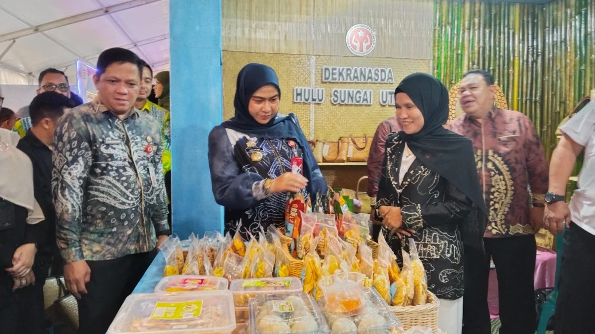 Kalsel Expo 2026 Jadi Etalase Produk Lokal, Wali Kota Banjarbaru Kunjungi Stan