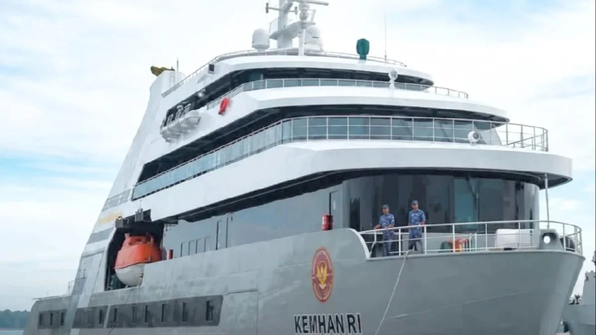 Kapal Pesiar Berlogo Kemhan Jadi Pangkalan Bergerak Haji Isam Garap Proyek Pangan