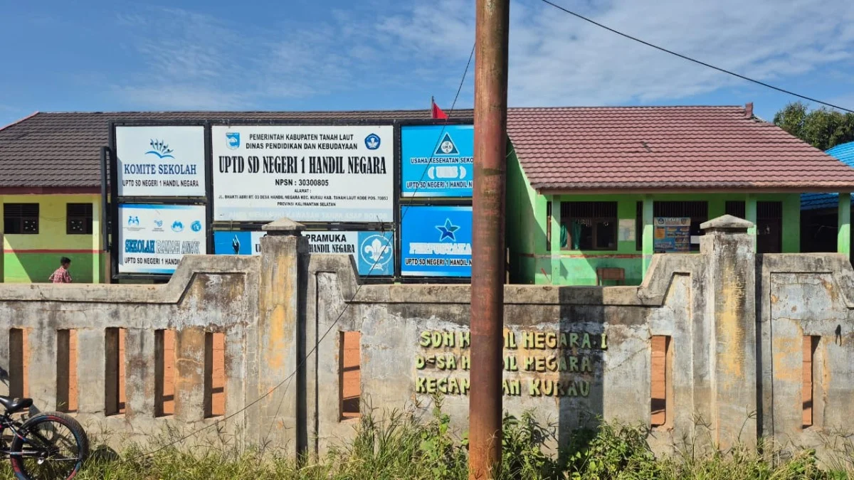 Mengalami Banyak Kerusakan, SDN 1 Handil Negara Tanah Laut  Hadapi Kekurangan Murid