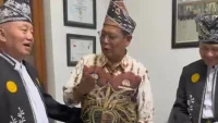 Momen Penuh Keakraban Gubernur Kalsel H Muhidin Sapa Mantan Gubernur H Sahbirin Noor