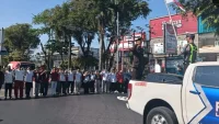 Pengendara di Banjarmasin Ikut Nyanyikan Indonesia Raya di Tepi Jalan Saat HUT ke-81 RI