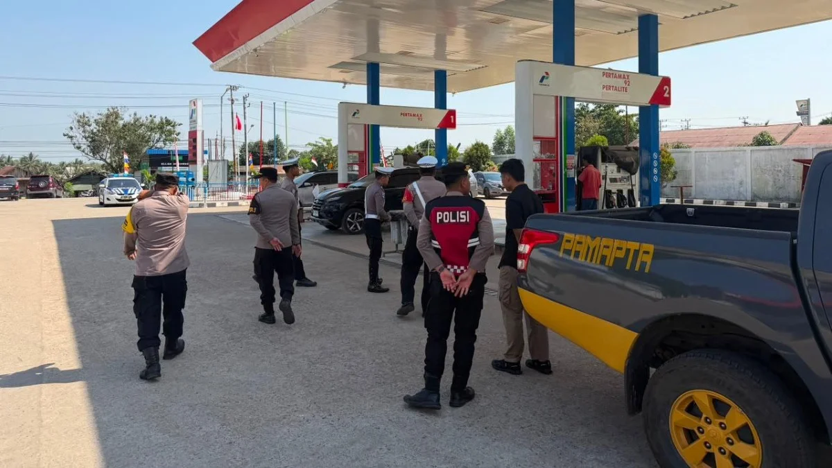 Polres Tabalong Patroli Dialogis di SPBU, Ajak Masyarakat Cegah Penyalahgunaan BBM