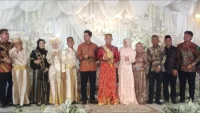Resepsi Pernikahan Putri Abdul Rahim Jadi Ajang Silaturahmi Anggota DPRD Tanah Bumbu
