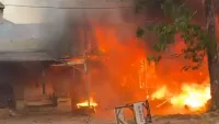 Kebakaran di Jalan Pramuka Banjarmasin, Api Masih Berkobar