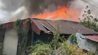 Kebakaran di Depan Kampus JPOK ULM Banjarbaru