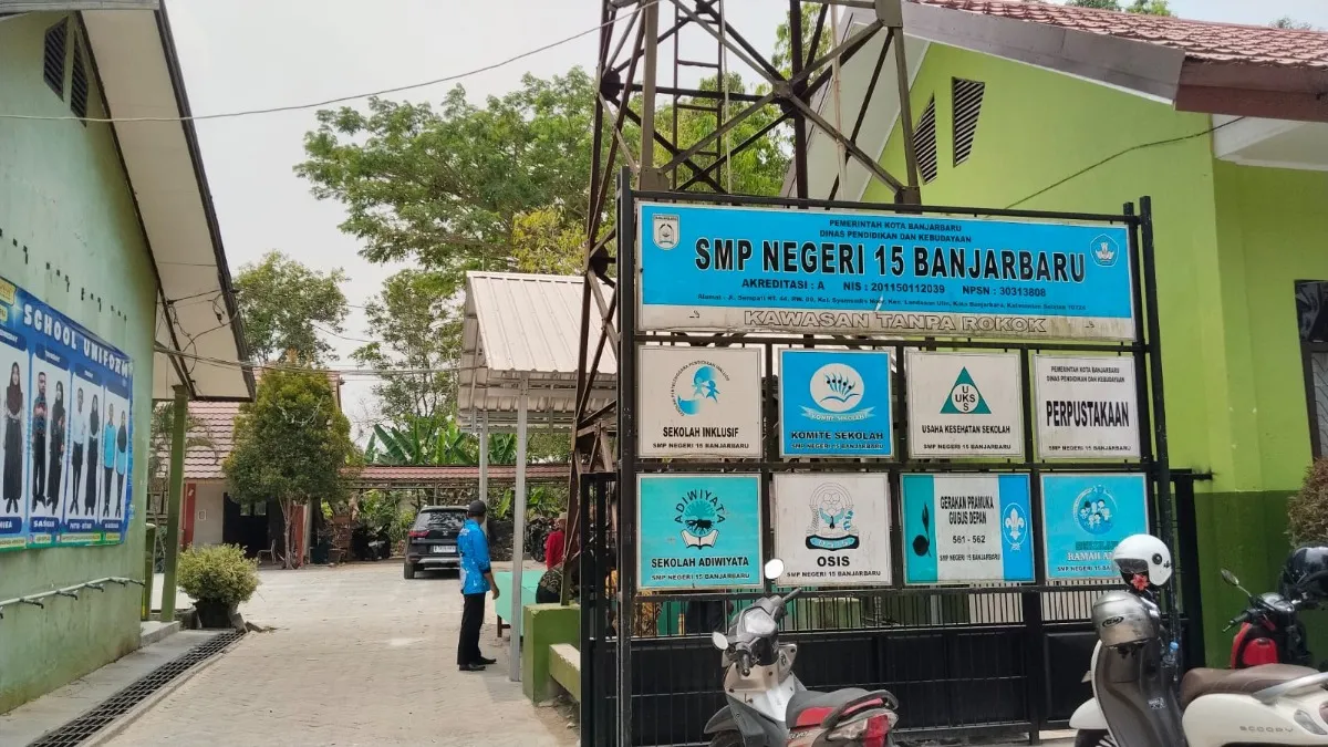 Kabut Asap Masih Pekat, SMPN 15 Banjarbaru Pilih PJJ Hingga Jumat, MBG Terhenti Sementara