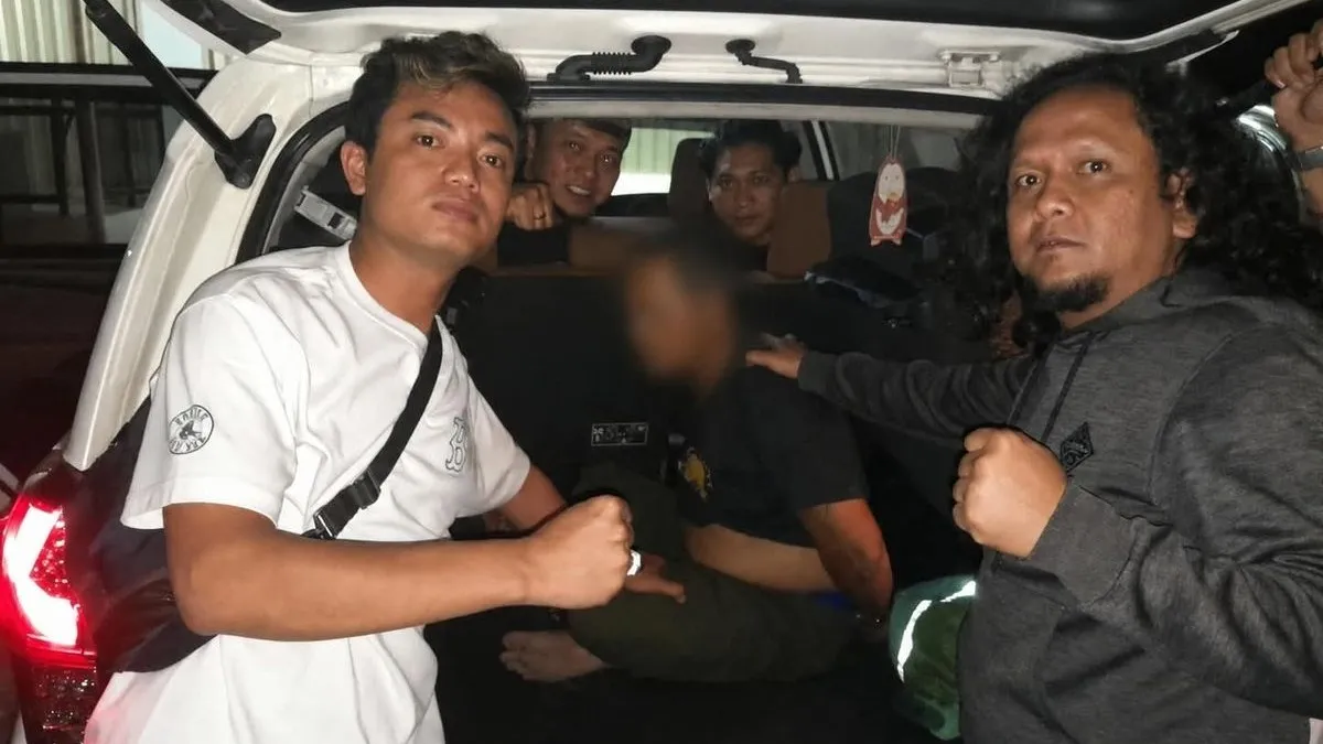 Usai Hantam Pakai Martil dan Bakar Jenazah Kekasih, Pekerja Bangunan Ini Sembunyi di Kos