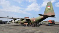 500 Koli APD Bantuan Presiden Meluncur ke Kalsel, Hercules TNI AU Kembali Mendarat Perkuat Karhutla