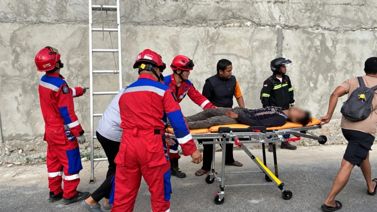 Tersengat Listrik Saat Perbaiki Atap, Warga Pematang Baru Kabupaten Banjar Alami Luka Bakar warta