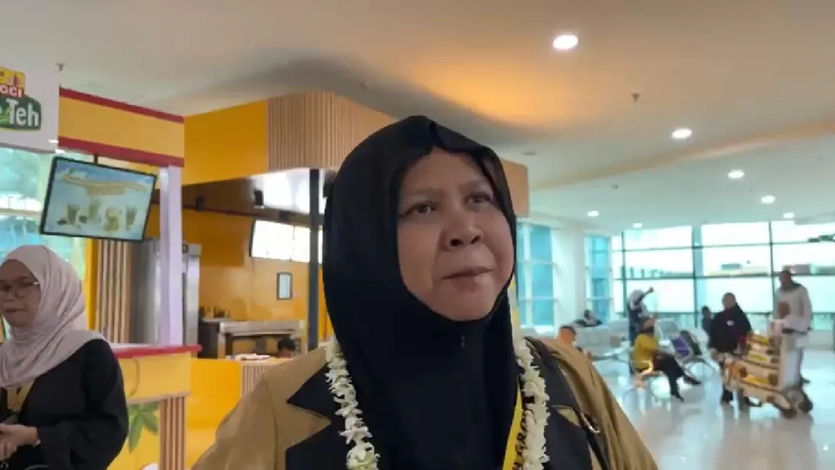 Pulang Umrah, Rombongan Banjarmasin Dialihkan ke Aceh Gegara Abu Vulkanik Anak Krakatau