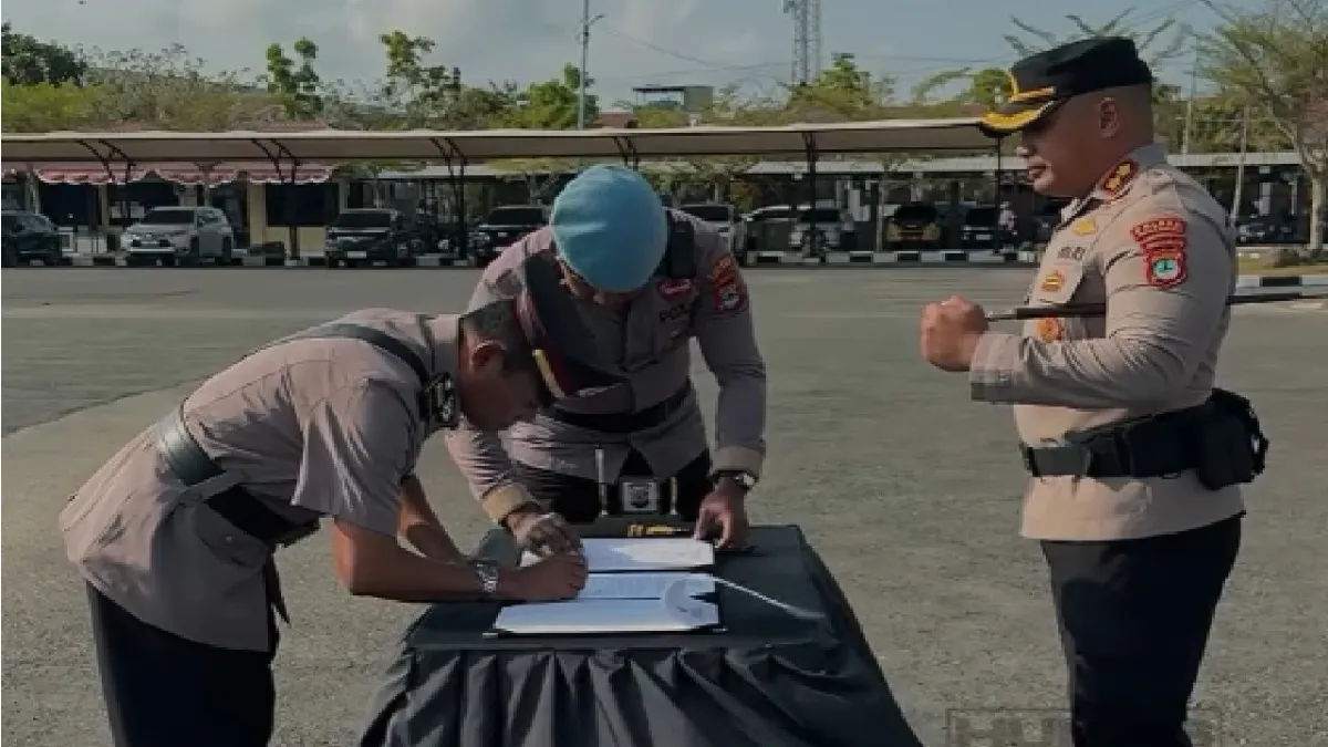 Kapolres Tanah Bumbu Pimpin Apel Serah Terima Jabatan Kasat Tahti serta Kasikum