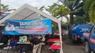 Dinsos Kalsel Perpanjang Dapur Umum untuk Relawan Karhutla