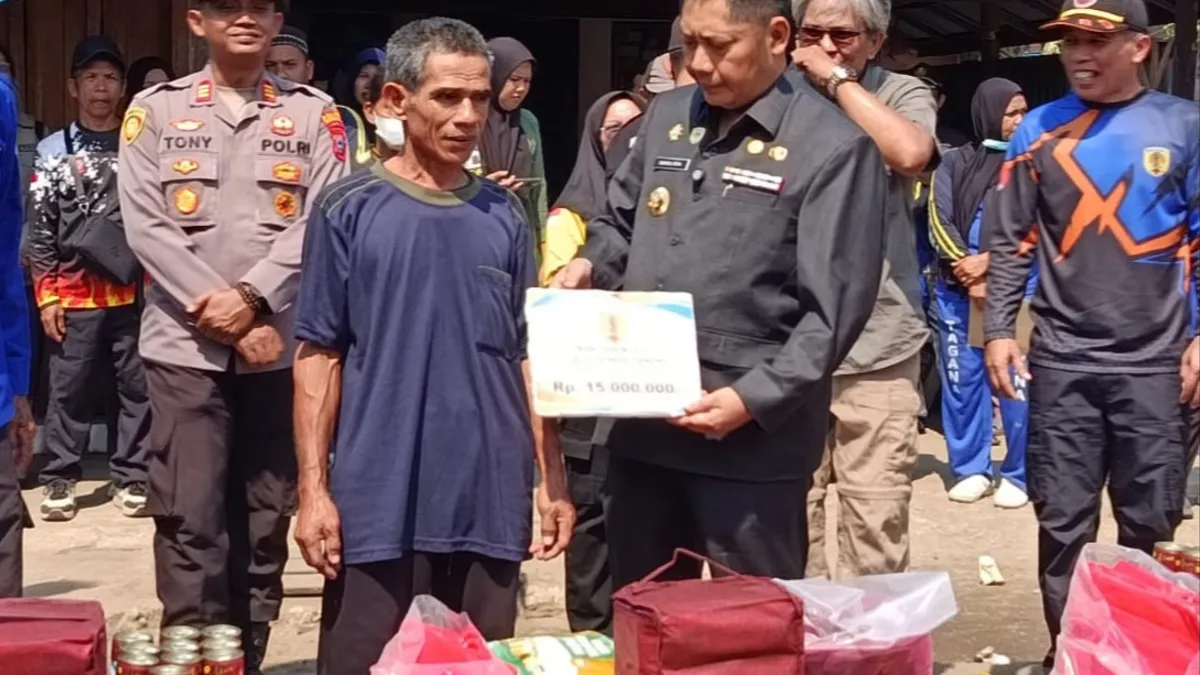 Bupati Samsul Rizal Naikkan Bantuan Korban Kebakaran Sungai Jaranih HST Jadi Rp15 Juta