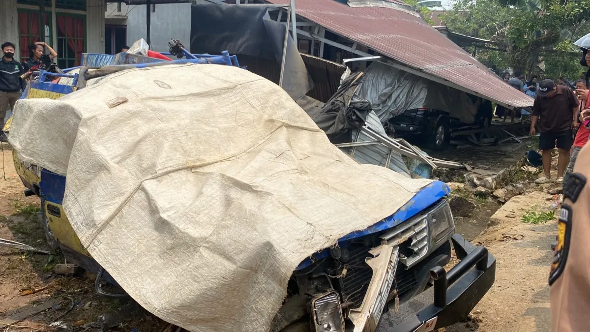 Mobil Pemadam Kecelakaan Saat Menuju Kebakaran Murung Taal HST, Korban Dibawa ke Rumah Sakit