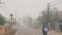 Kabut Asap Pekat di Sejumlah Wilayah HST, Dinkes Imbau Warga Kenakan Masker