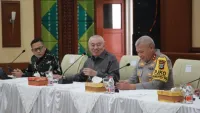 Gubernur Kalsel Bagi Tugas Pemadaman Karhutla, Api di Guntung Damar Banjarbaru Masih Menyala