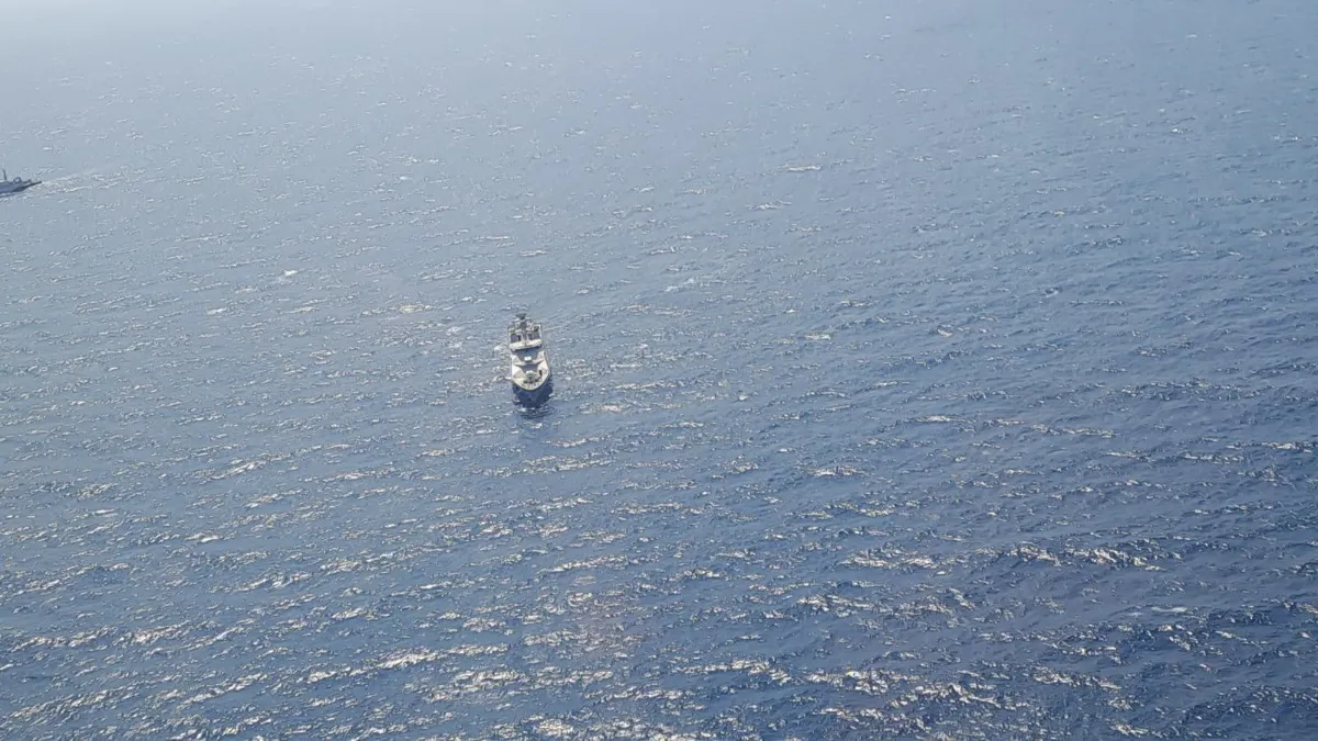 Bangkai Kapal Virgo Masuk ke  Kedalaman 29 Meter, Tim Penyelam TNI AL Pasang Tali Tambat