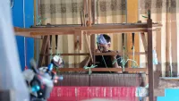 Produksi Tenun Pagatan Meningkat, Program Dukungan Bupati Andi Rudi Latif