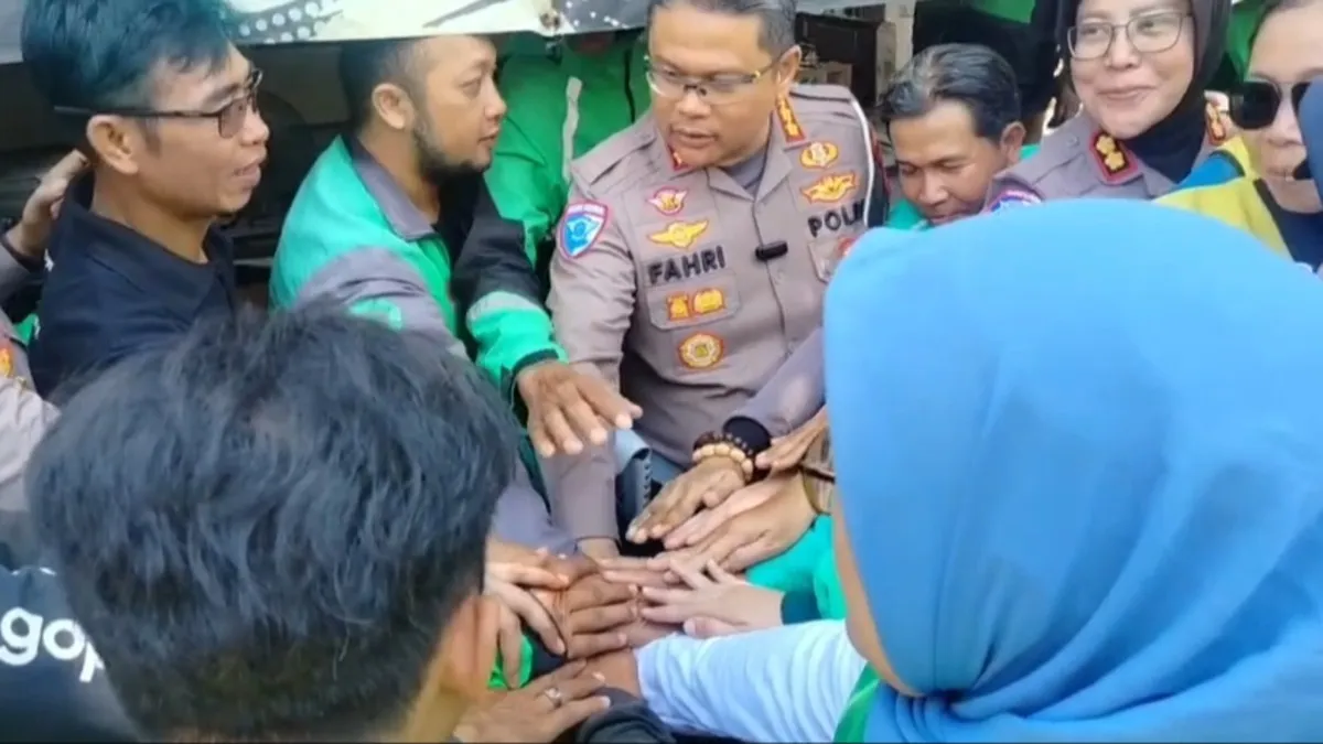 Hari Lalu Lintas Bhayangkara ke-71, Dirlantas Polda Kalsel Temui Ojol di Banjarbaru