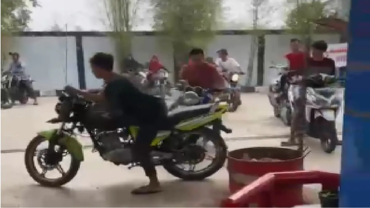 Motor Bertangki Besar Tinggalkan SPBU Limpasu HST Saat Petugas Datang