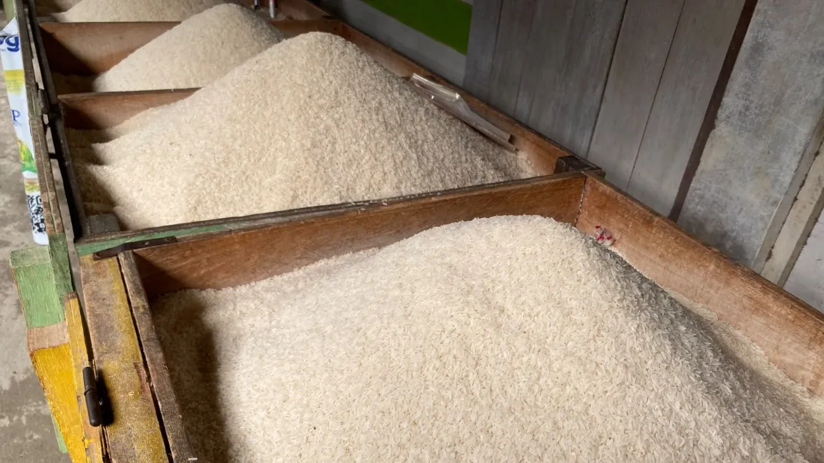 Harga Beras di Pasar Keramat Barabai HST Naik hingga Rp2.000 per Liter Seiring Kemarau