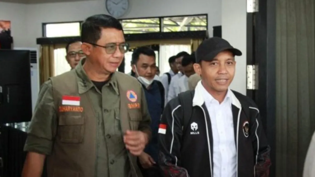 Menhut Raja Juli dan Kepala BNPB Suharyanto Tiba di Banjarbaru Menuju Kalteng Tinjau Kabut Asap