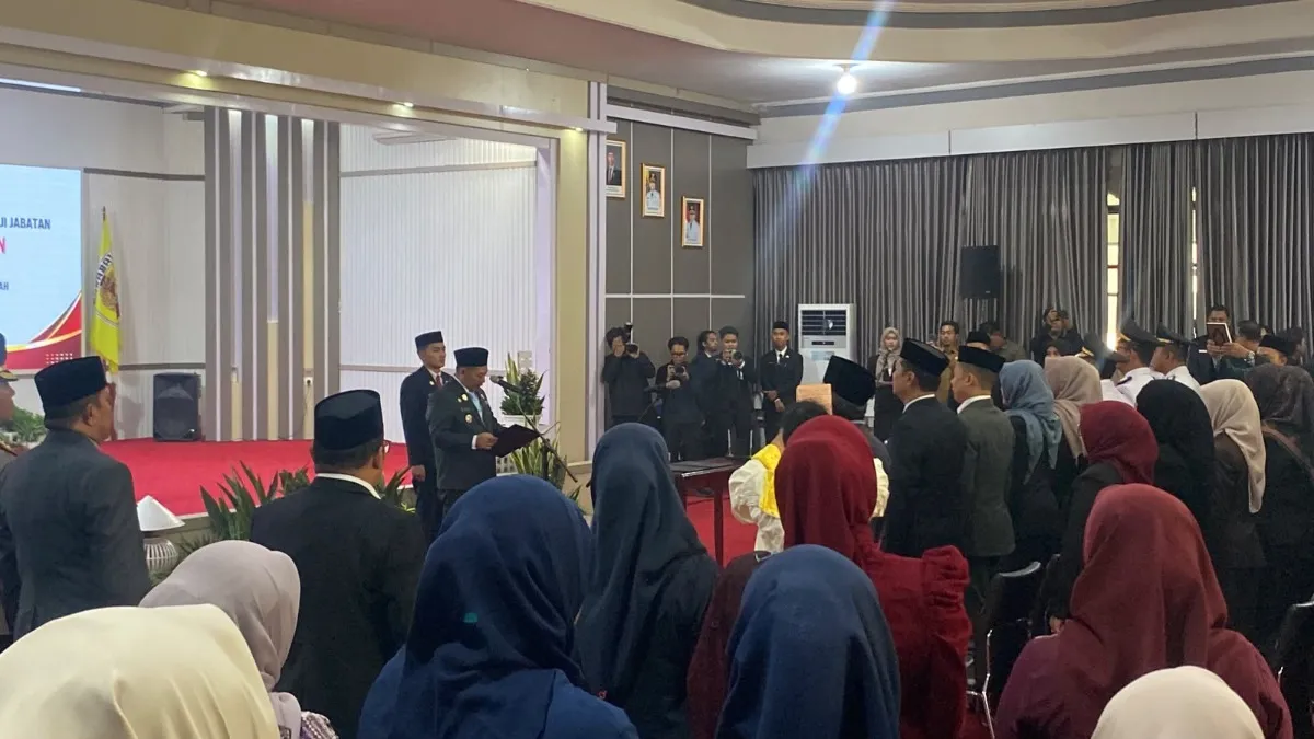 Sekda dan 64 Pejabat Baru Dilantik, Bupati HST Dorong Pajaruddin Beri yang Terbaik untuk Masyarakat