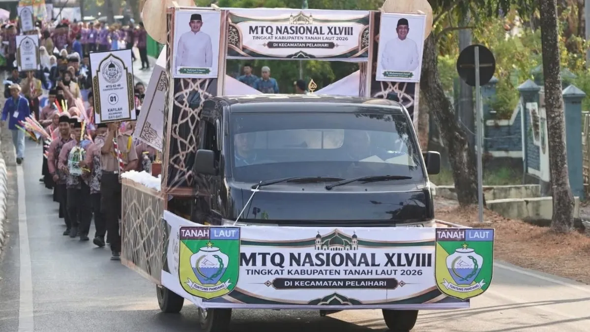 Ribuan Kafilah Semarakkan Pawai Ta'aruf MTQ XLVIII di Tanah Laut