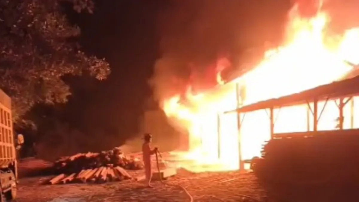 Penggergajian Kayu Kai Nurdin di Liang Anggang Banjarbaru Terbakar